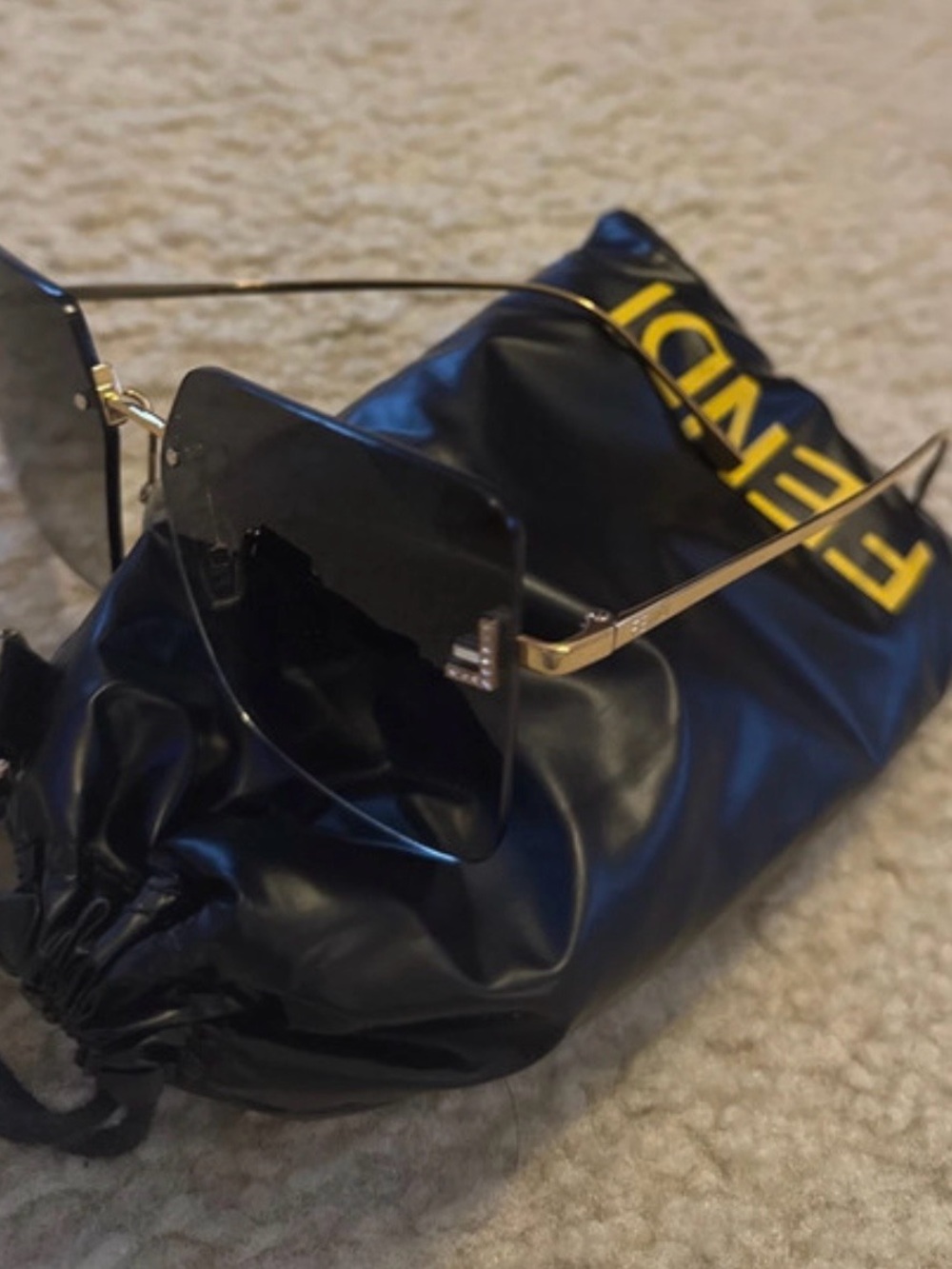 Fendi Black Sunglasses with Yellow Logo Soft Case - Picture 3 of 4